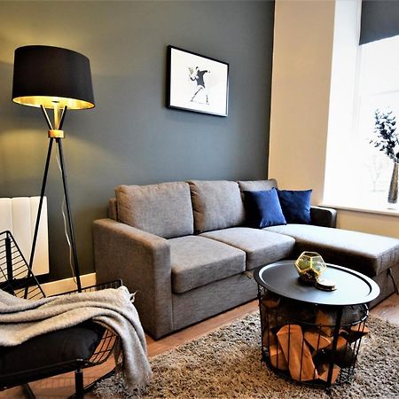 The Hubert - Your Apartment Bristol Bagian luar foto