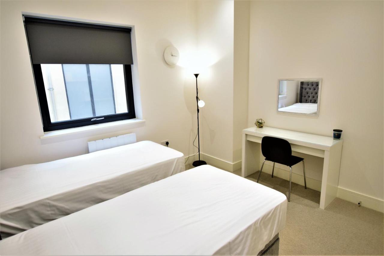 The Hubert - Your Apartment Bristol Bagian luar foto