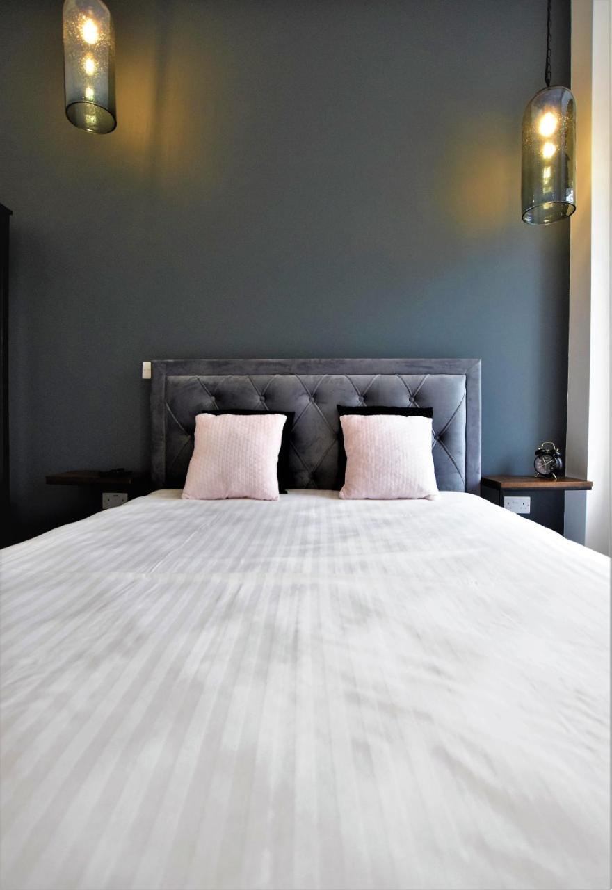 The Hubert - Your Apartment Bristol Bagian luar foto