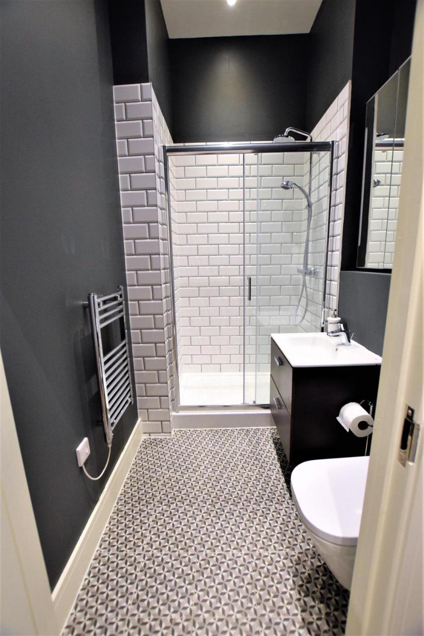 The Hubert - Your Apartment Bristol Bagian luar foto