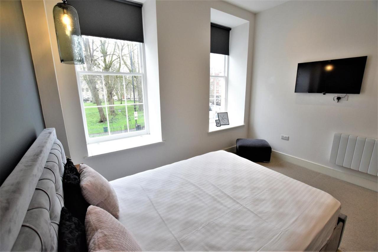 The Hubert - Your Apartment Bristol Bagian luar foto