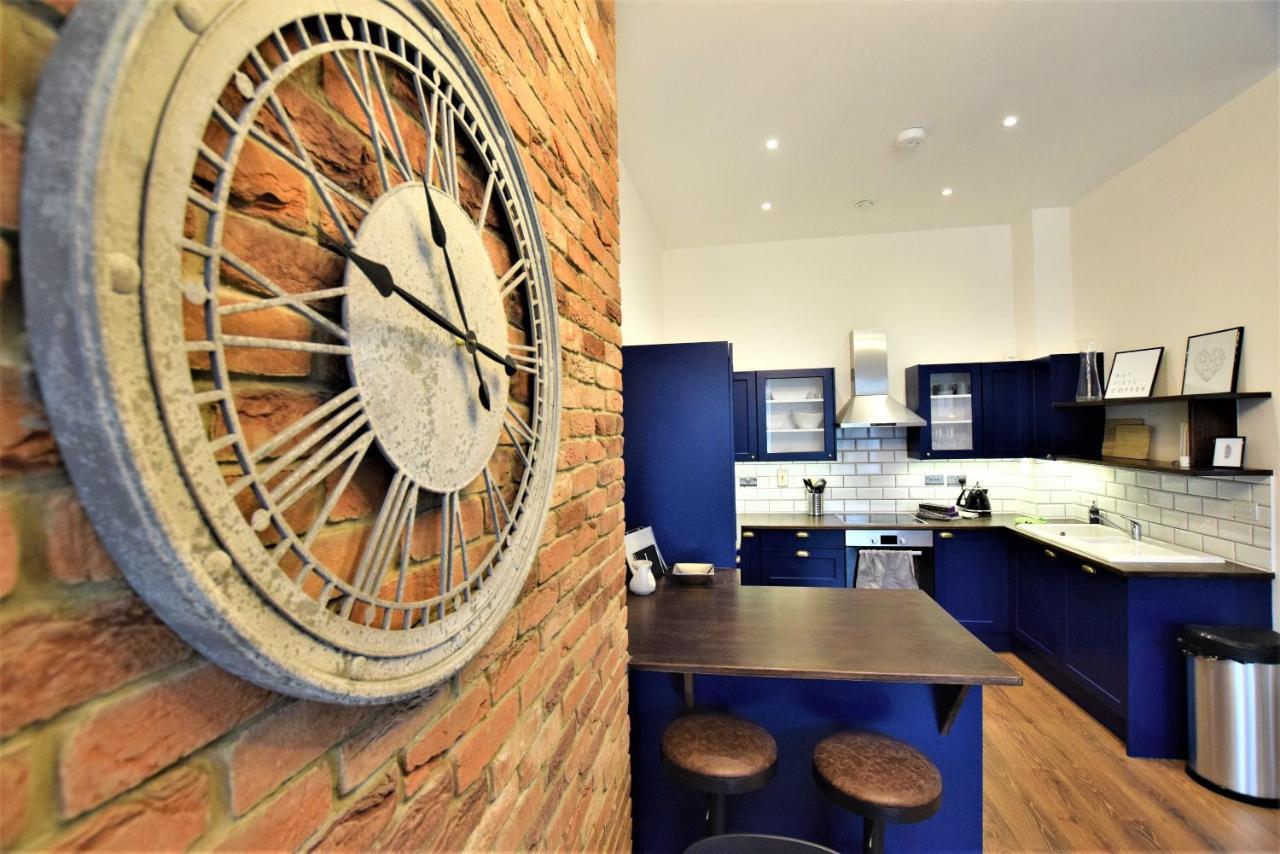 The Hubert - Your Apartment Bristol Bagian luar foto
