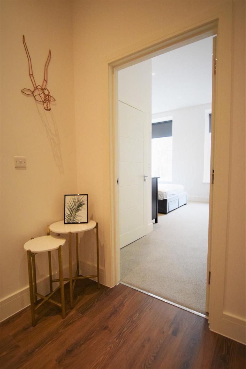 The Hubert - Your Apartment Bristol Bagian luar foto
